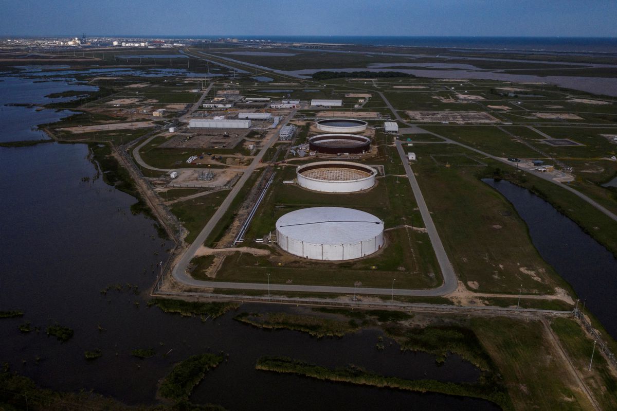 Read more about the article U.S. crude stockpiles fall to lowest levels since October 2018, gasoline inventories surge: EIA